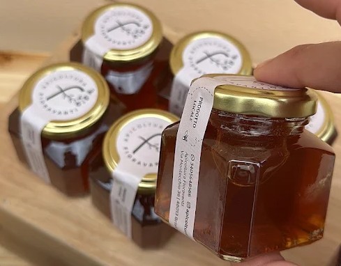 Eleganti bomboniere di miele artigianale con lavanda